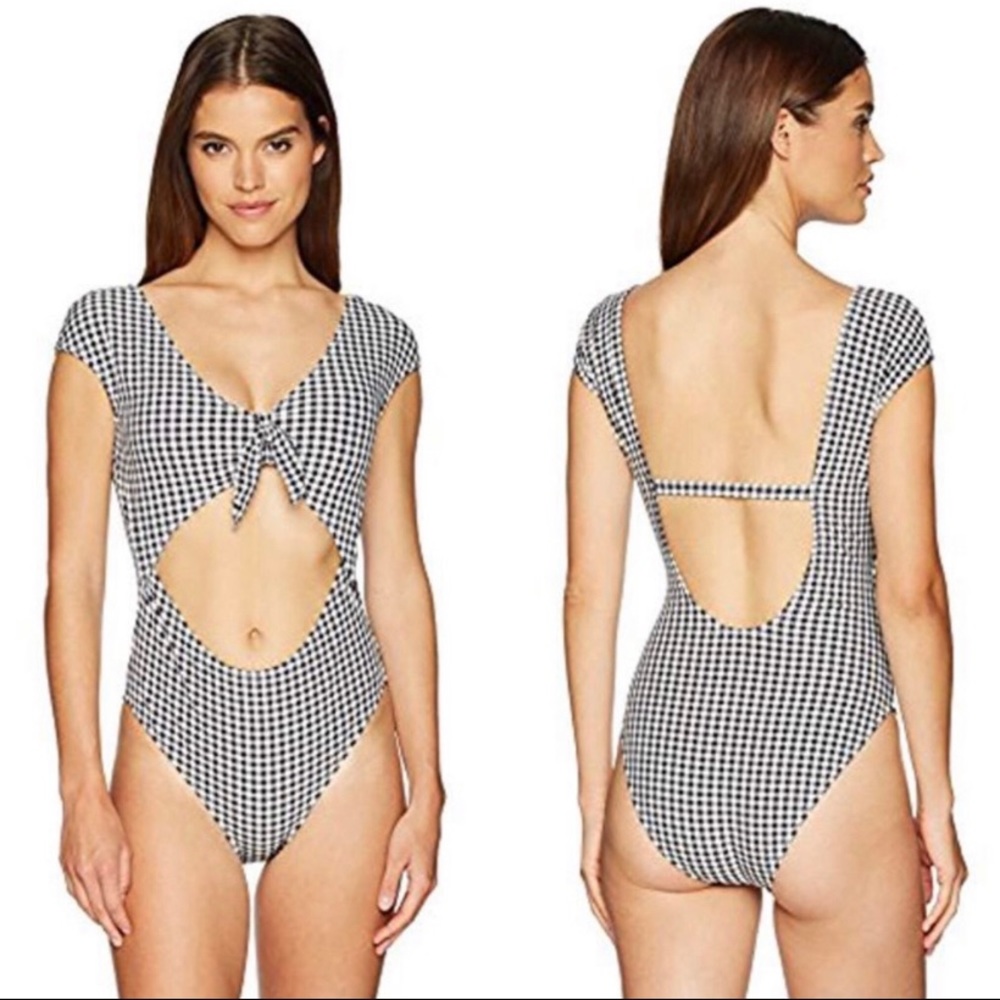 Jessica Simpson One piece swimsuit.. NWT!!